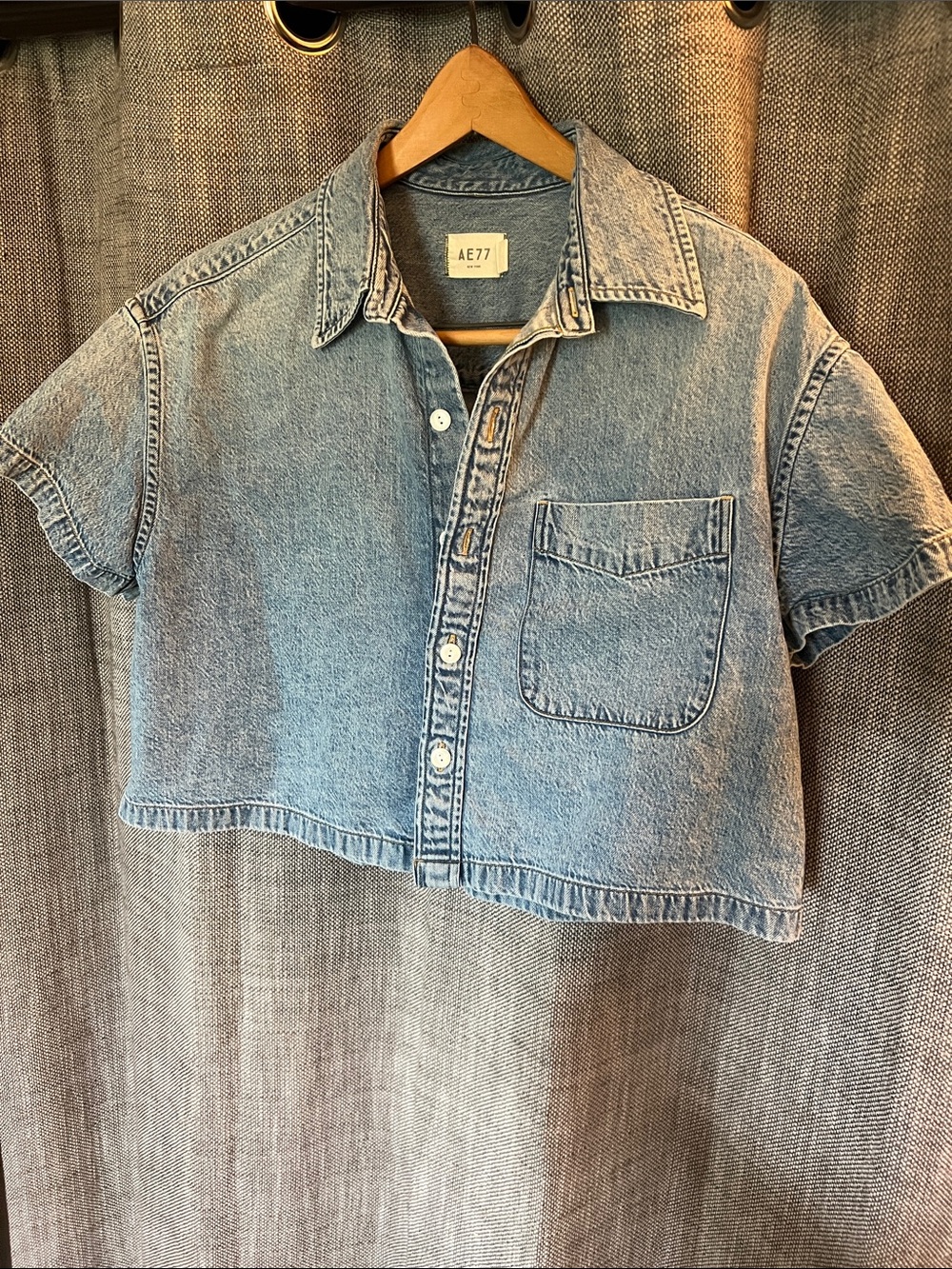 AE77 Cropped Denim Shirt